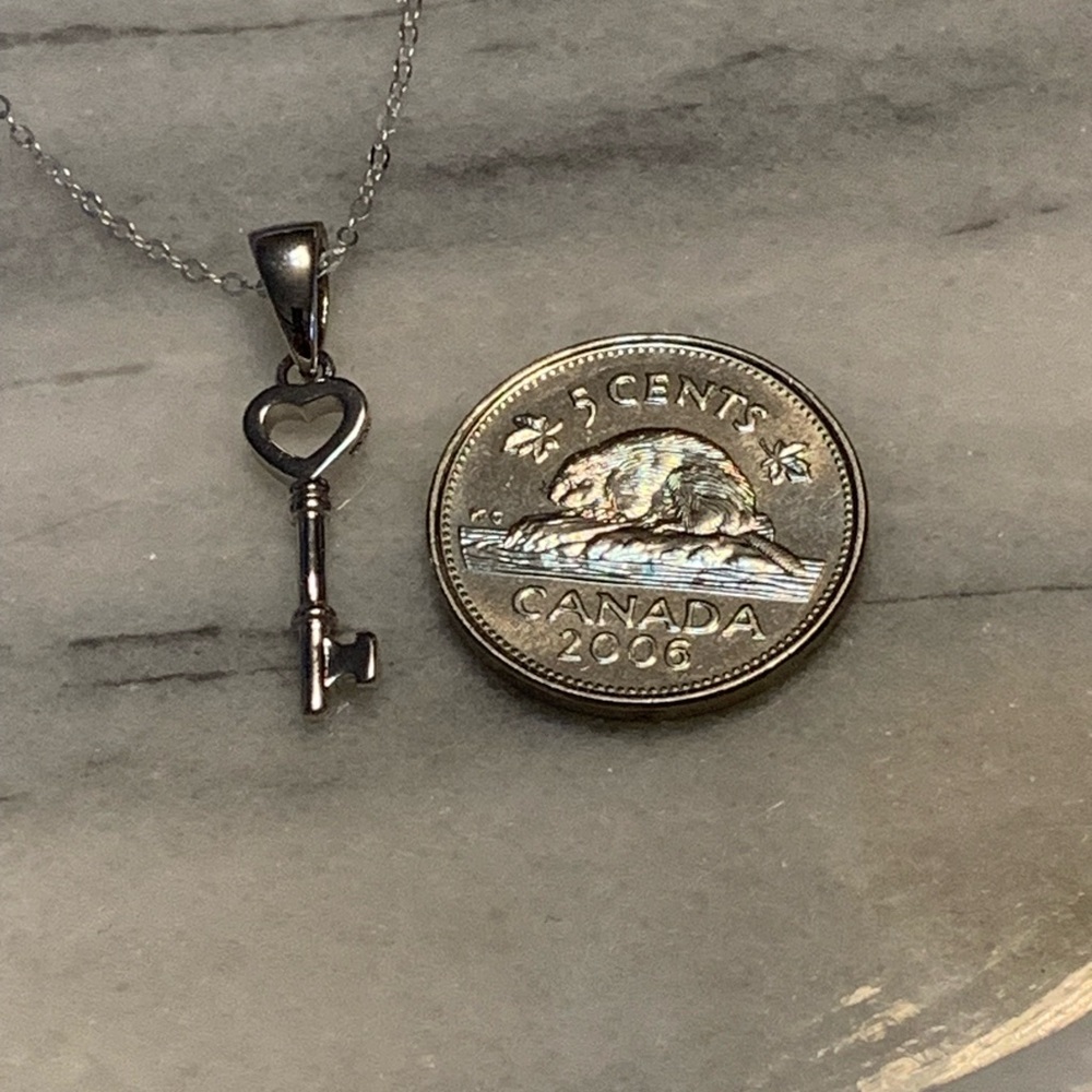 Sterling Silver .925 Key Pendant Necklace 18” - Picture 2 of 5